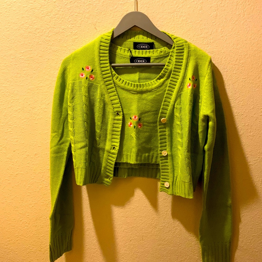 Cider size M sweater set